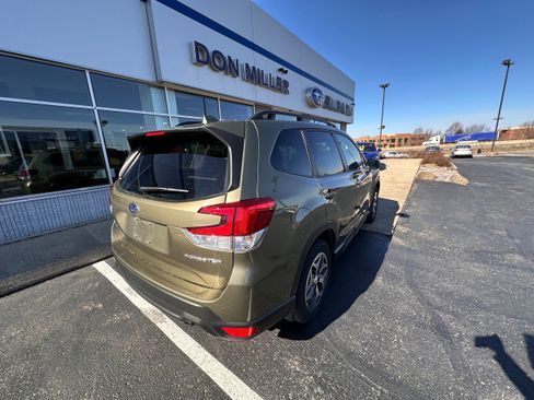 Certified 2022 Subaru Forester Premium image 2