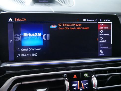 Used 2021 BMW X7 M50i AWD/4WD image 22