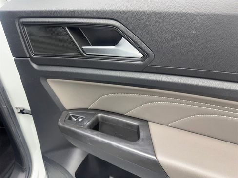 Used 2023 Volkswagen Atlas SE w/ Panoramic Sunroof Package image 43