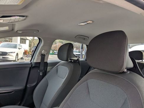 Used 2025 Kia K4 LXS image 23