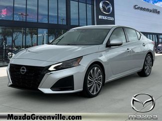 Used 2023 Nissan Altima 2.5 SL image 1