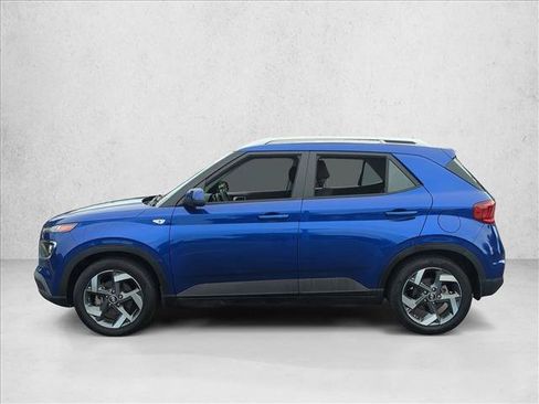 Used 2023 Hyundai Venue SEL FWD image 9