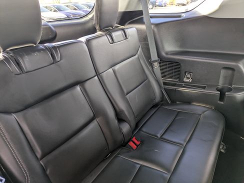 Used 2022 Ford Explorer XLT w/ Equipment Group 202A image 15