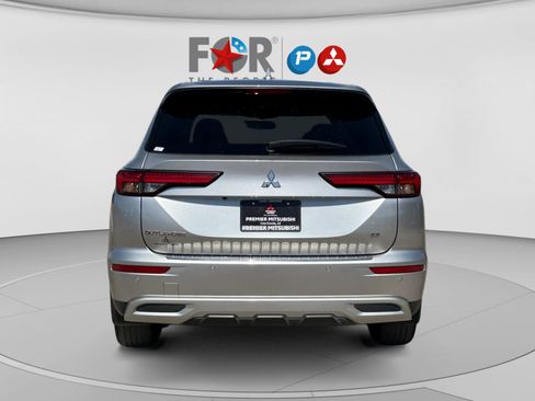 Used 2024 Mitsubishi Outlander SE FWD image 4