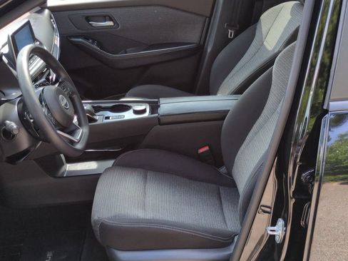 Used 2023 Nissan Rogue SV AWD/4WD image 16