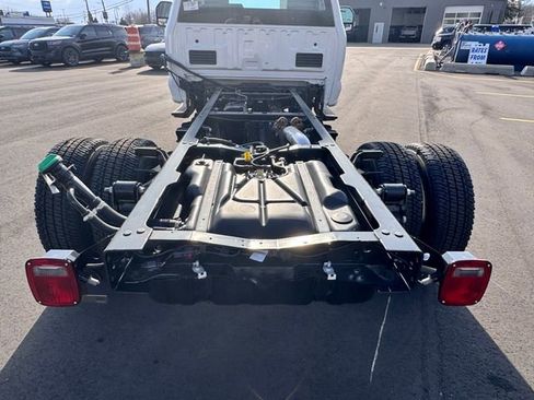 New 2025 Ford F350 XL w/ XL Chrome Package image 10