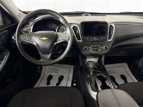 Used 2021 Chevrolet Malibu LT FWD image 21