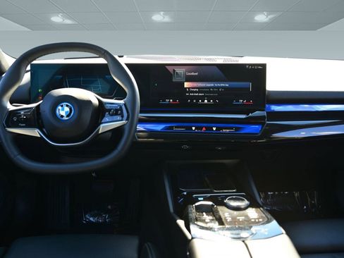 Used 2024 BMW i5 eDrive40i w/ Premium Package image 24