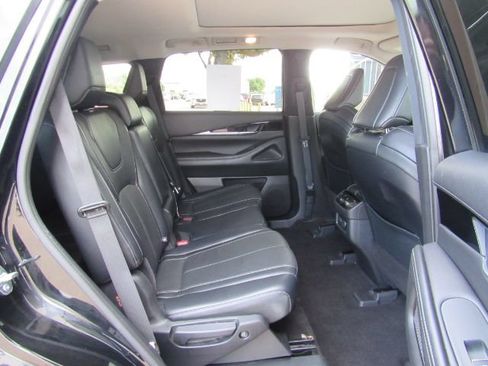Used 2023 INFINITI QX60 Pure FWD image 27