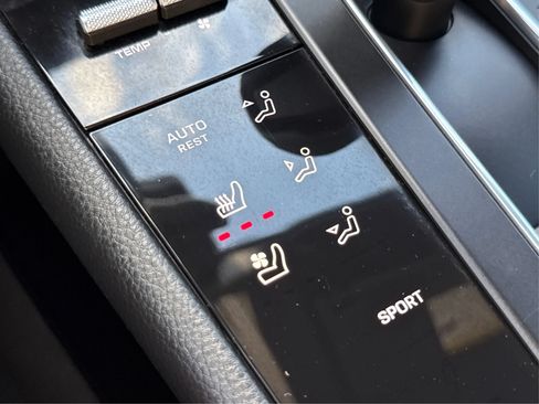 Used 2022 Porsche Macan AWD/4WD image 44