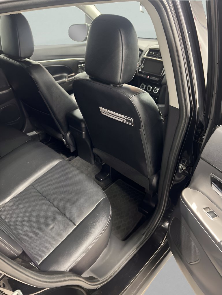 Used 2018 Mitsubishi Outlander Sport SEL AWD/4WD image 12