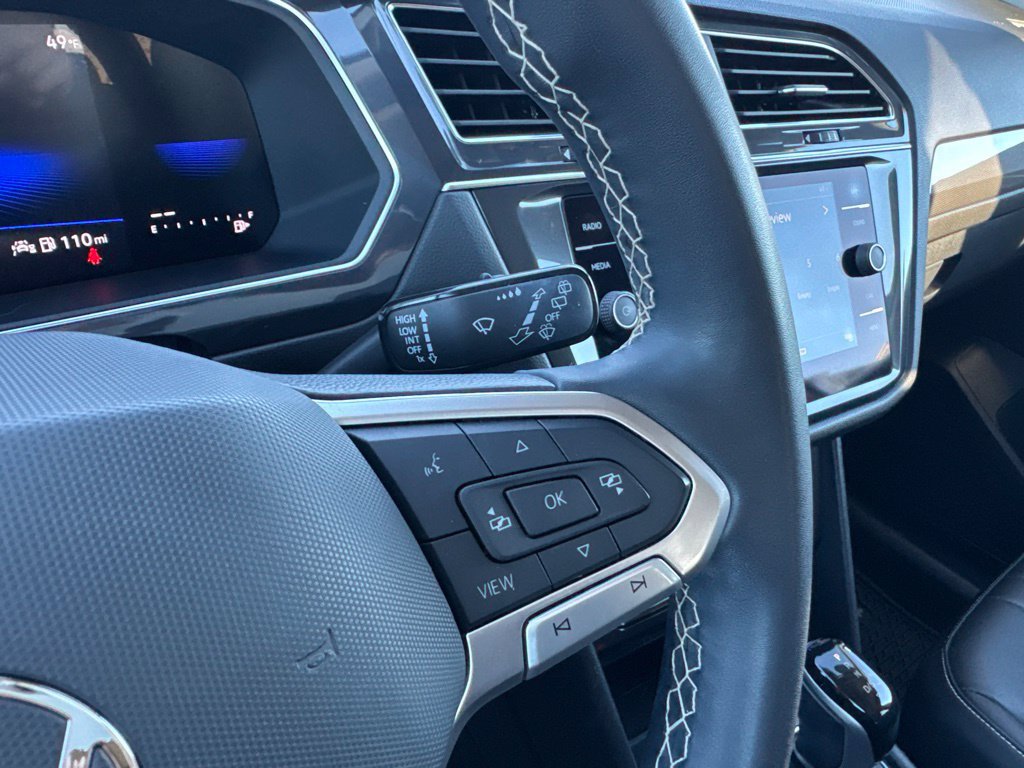 Certified 2023 Volkswagen Tiguan SE w/ Panoramic Sunroof Package FWD image 17