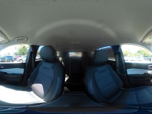 Used 2025 Chevrolet Trax LT w/ LT Convenience Package image 43