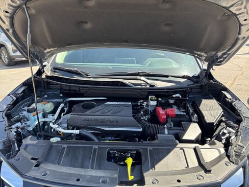 Used 2025 Nissan Rogue SV FWD image 34