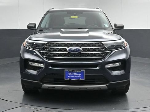 Certified 2022 Ford Explorer XLT w/ Equipment Group 202A AWD/4WD image 2