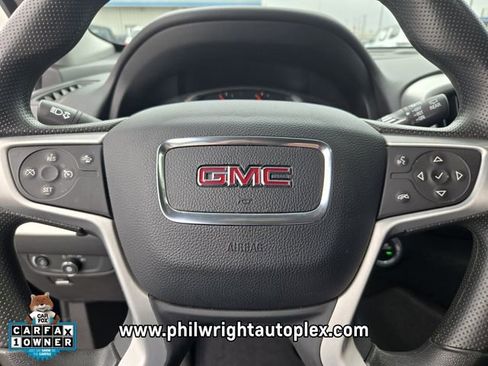 Used 2024 GMC Terrain SLE image 23