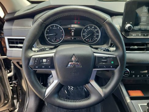 Used 2024 Mitsubishi Outlander SE FWD image 17