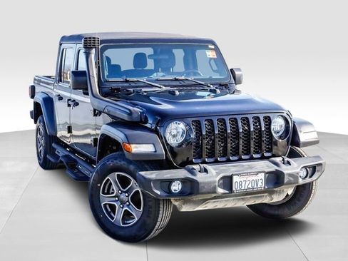 Used 2021 Jeep Gladiator Sport AWD/4WD image 2