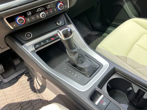 Used 2023 Audi Q3 2.0T Premium w/ Convenience Package AWD/4WD image 19