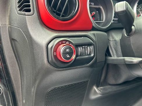Used 2022 Jeep Gladiator Rubicon w/ Cold Weather Group AWD/4WD image 33