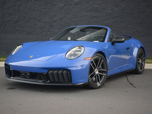 Certified 2025 Porsche 911 Carrera 4 GTS image 41