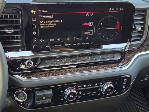 New 2026 GMC Sierra 1500 SLE w/ Preferred Package image 16