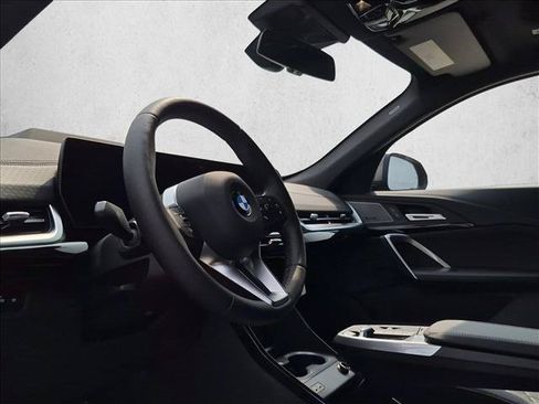 New 2027 BMW X2 xDrive28i AWD/4WD image 3