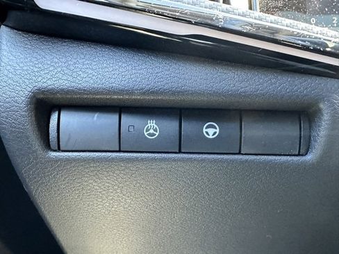 Used 2025 Nissan Kicks SR w/ SR Premium Package image 15