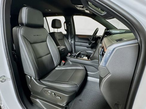 Certified 2025 GMC Yukon Denali AWD/4WD image 28