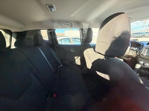 Used 2020 Jeep Renegade Sport image 16