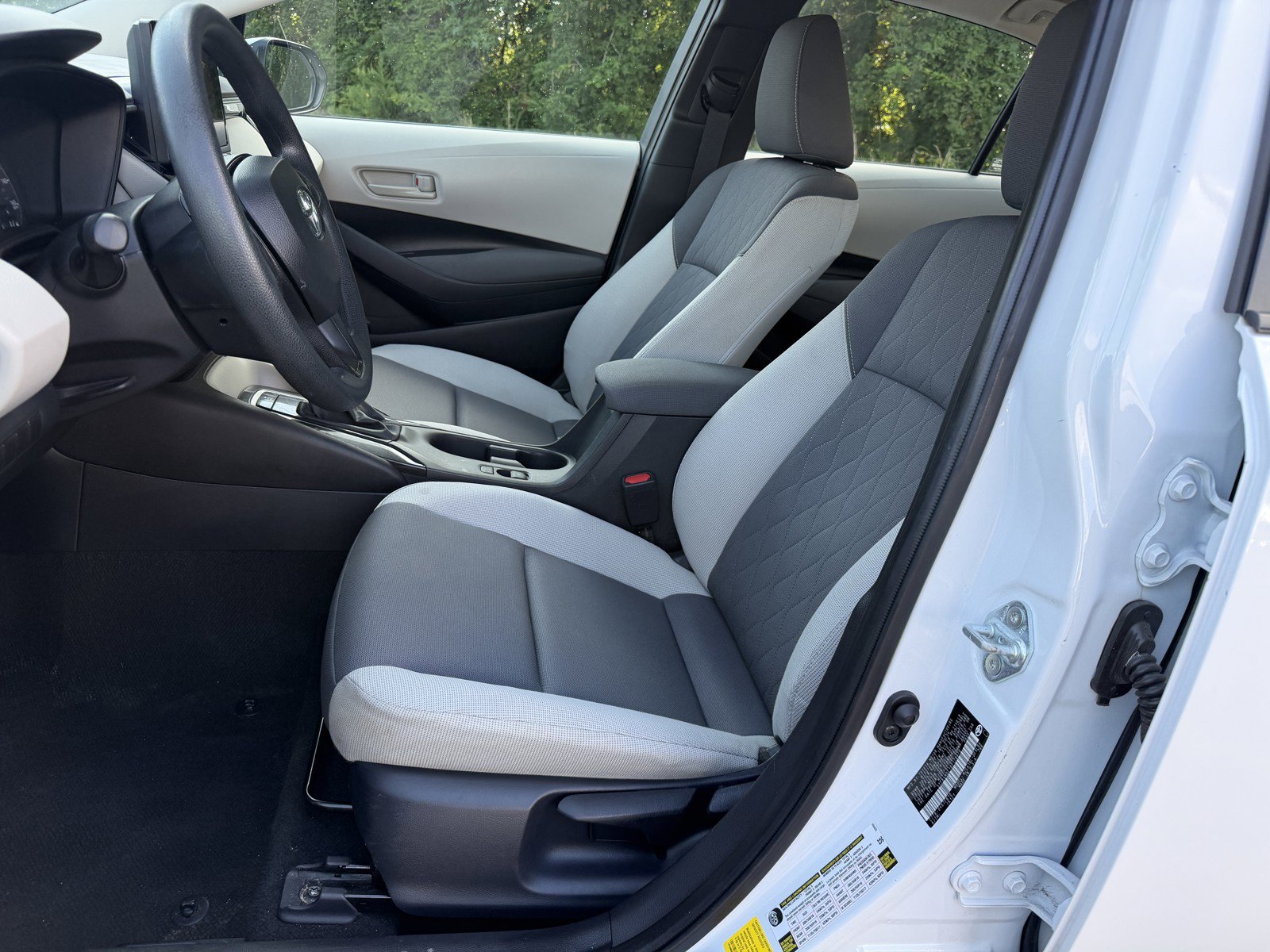 Used 2024 Toyota Corolla LE FWD image 12