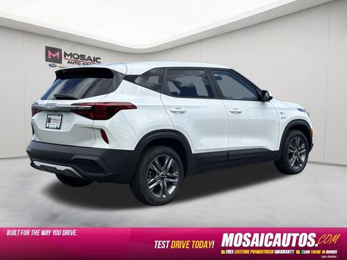 Used 2023 Kia Seltos LX AWD/4WD image 7