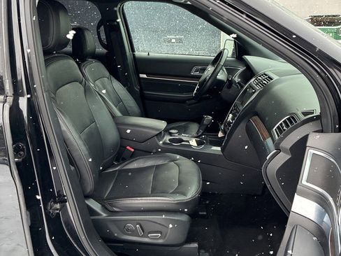 Used 2018 Ford Explorer Limited w/ Equipment Group 301A image 6