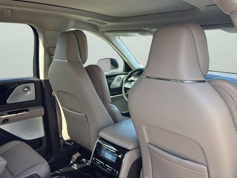 Certified 2020 Lincoln Aviator Grand Touring w/ Equipment Group 302A AWD/4WD image 28