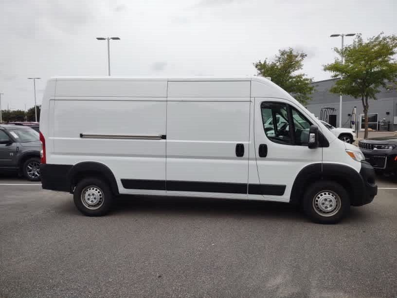 Used 2026 RAM ProMaster 2500 w/ Convenience Group FWD image 4