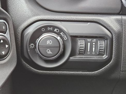 Used 2021 Jeep Gladiator Sport image 22