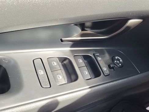 New 2026 Hyundai Elantra Sport FWD image 17