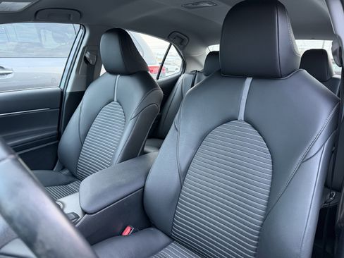 Used 2022 Toyota Camry SE w/ Carpet Mat Package (TMS) image 9