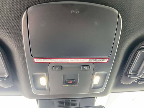 Used 2025 Toyota Camry SE image 20