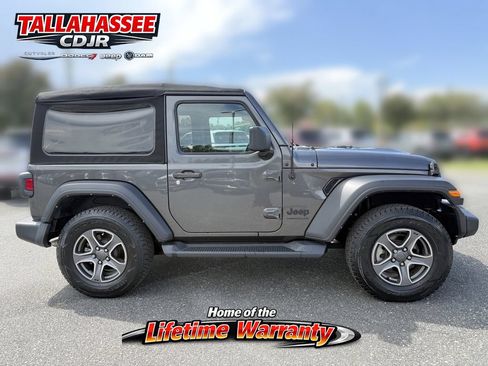 Used 2022 Jeep Wrangler Sport AWD/4WD image 2
