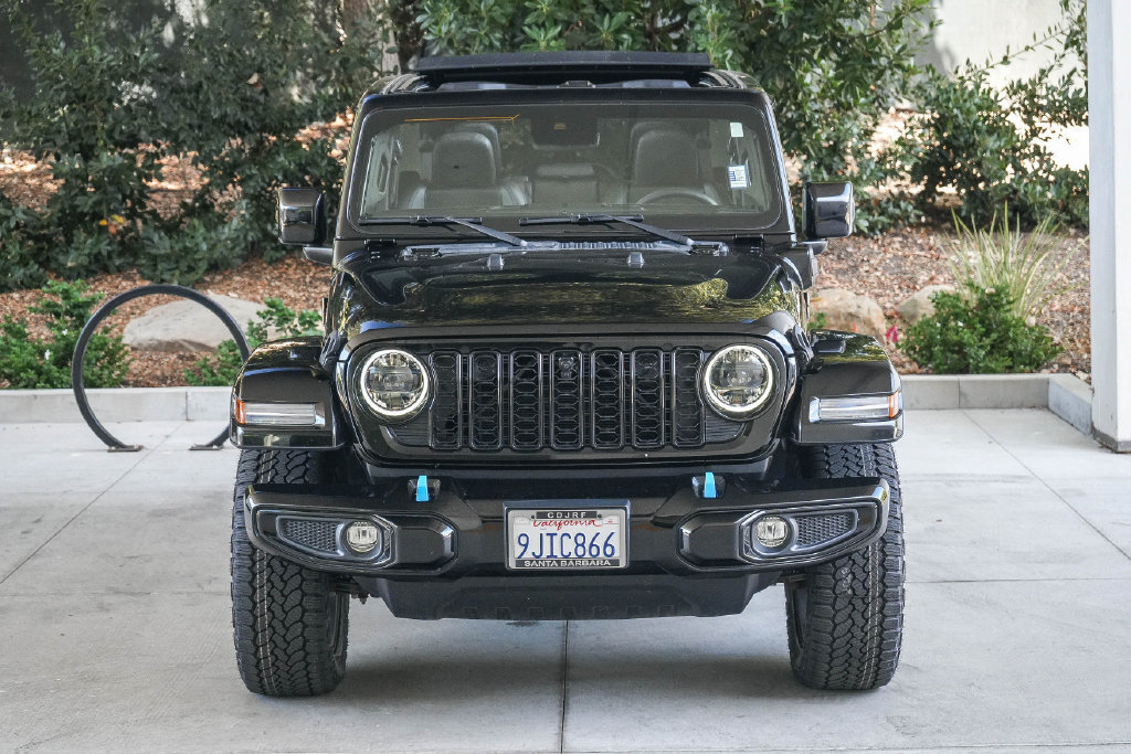 Used 2024 Jeep Wrangler High Altitude AWD/4WD image 2