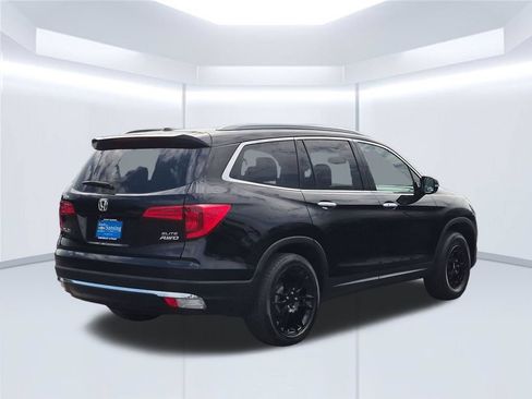 Used 2017 Honda Pilot Elite image 6