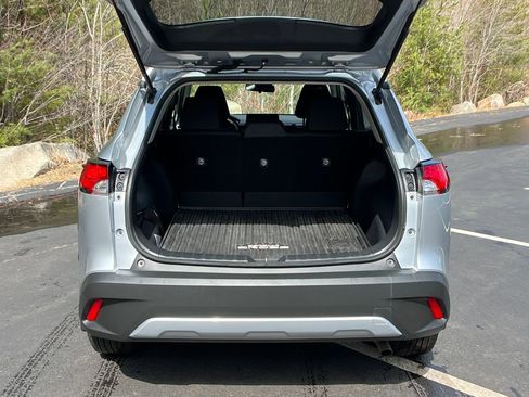 Used 2023 Toyota Corolla Cross LE w/ Moonroof Package image 24