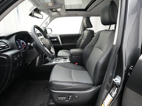 Used 2021 Toyota 4Runner SR5 Premium w/ Moonroof Package AWD/4WD image 7
