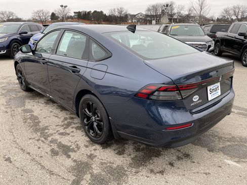 Certified 2025 Honda Accord SE image 7