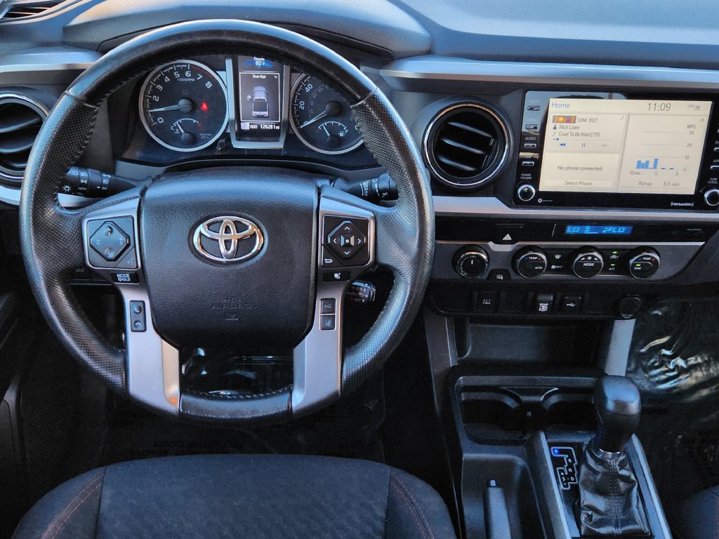 Used 2021 Toyota Tacoma SR5 AWD/4WD image 3