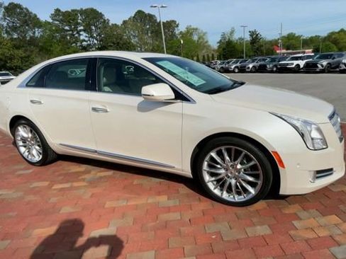 Used 2014 Cadillac XTS Platinum FWD image 3
