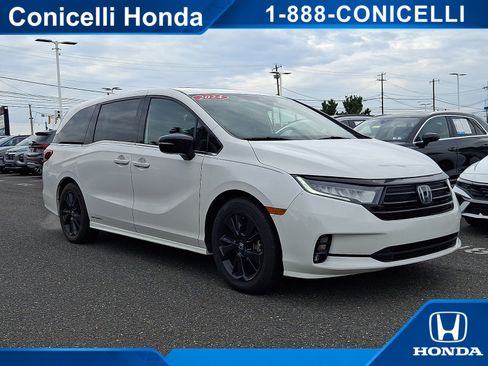 Used 2024 Honda Odyssey Sport image 1