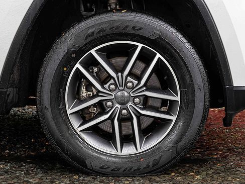 Used 2022 Jeep Grand Cherokee Limited image 28