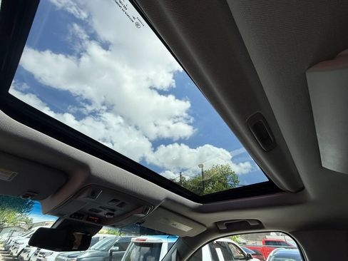 Used 2017 Cadillac Escalade Luxury RWD image 15